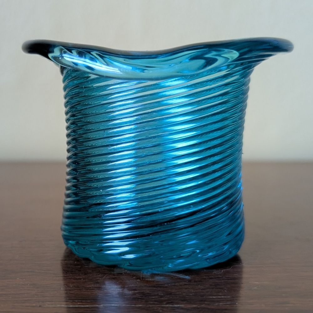 Avon Heirloom Blue/Aqua/Turquoise Swirl Glass Top Hat